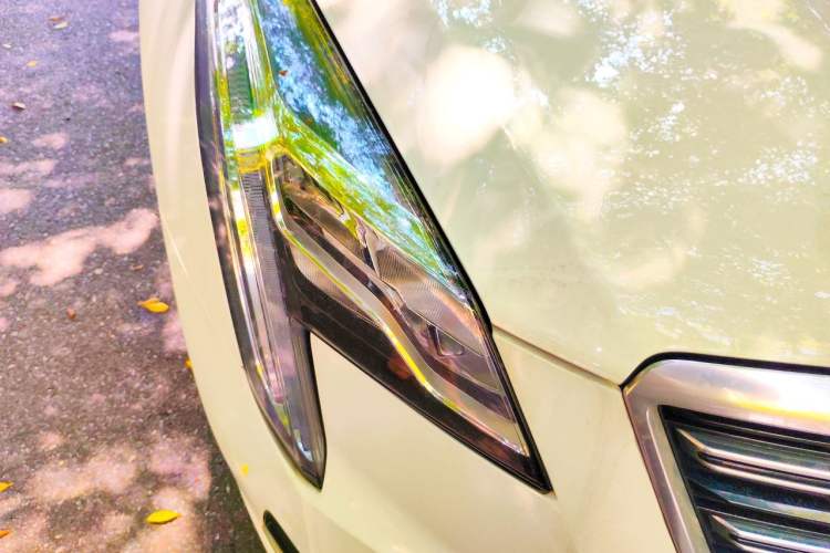 Used Cadillac XTS 2018 28T Tech Edition Right Front Headlight