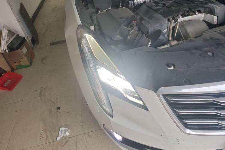 Used Cadillac XTS 2018 28T Tech Edition Right Front Headlight