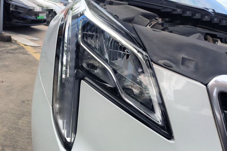 Used Cadillac XTS 2018 28T Tech Edition Right Front Headlight