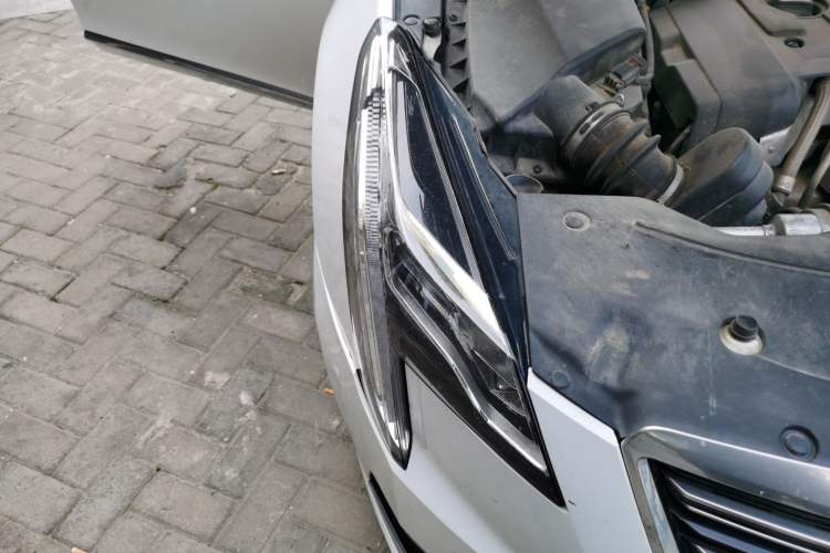 Used Cadillac XTS 2018 28T Tech Edition Right Front Headlight