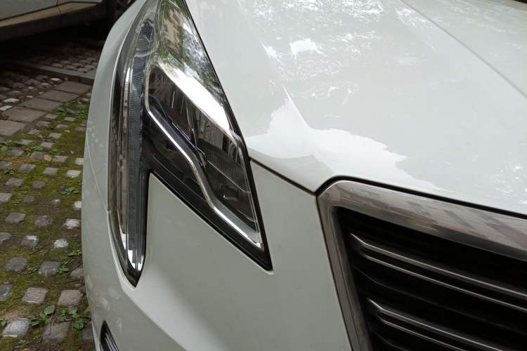 Used Cadillac XTS 2018 28T Tech Edition Right Front Headlight