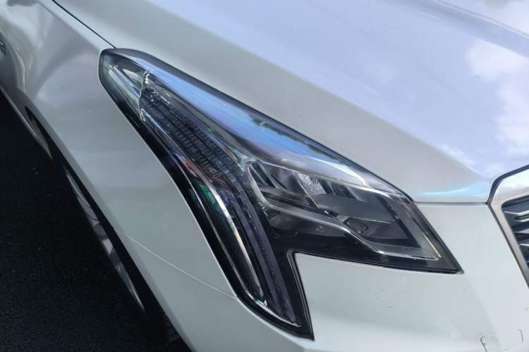 Used Cadillac XTS 2018 28T Elite Edition Right Front Headlight