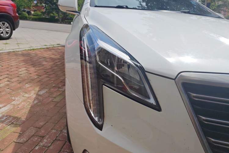Used Cadillac XTS 2018 28T Elite Edition Right Front Headlight