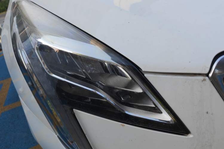 Used Cadillac XTS 2018 28T Elite Edition Right Front Headlight