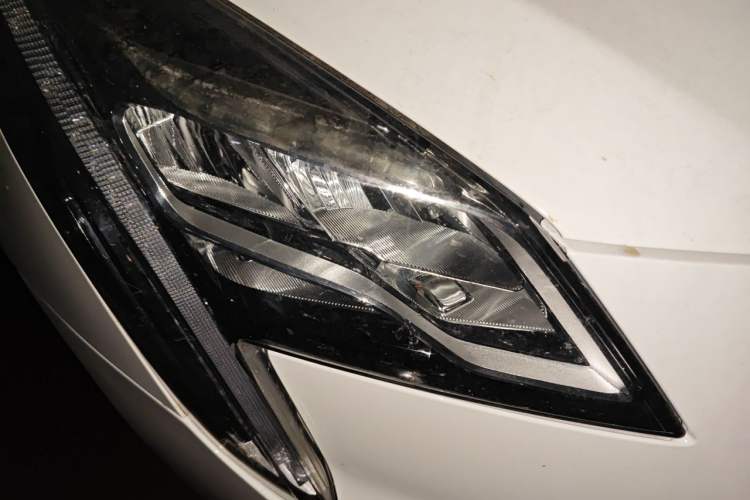Used Cadillac XTS 2018 28T Tech Edition Right Front Headlight