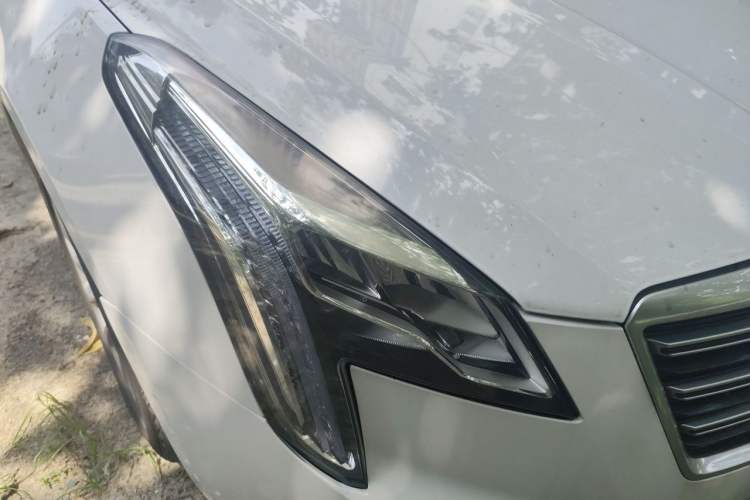 Used Cadillac XTS 2018 28T Elite Edition Right Front Headlight