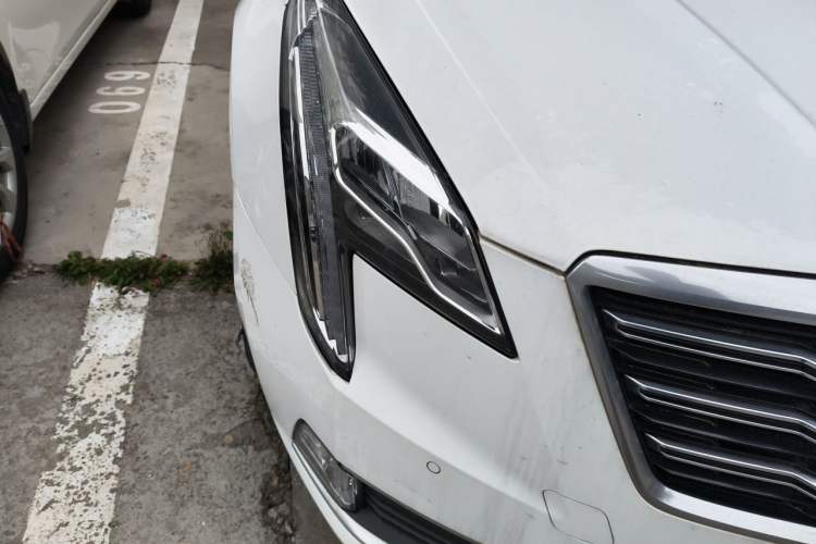 Used Cadillac XTS 2018 28T Elite Edition Right Front Headlight