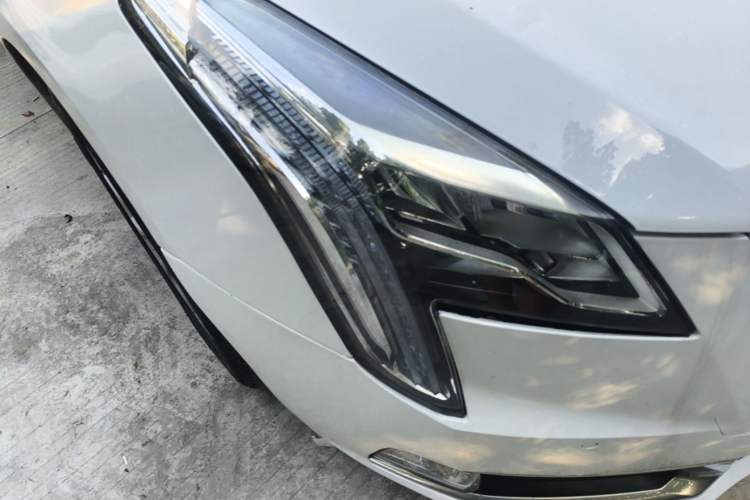 Used Cadillac XTS 2018 28T Elite Edition Right Front Headlight