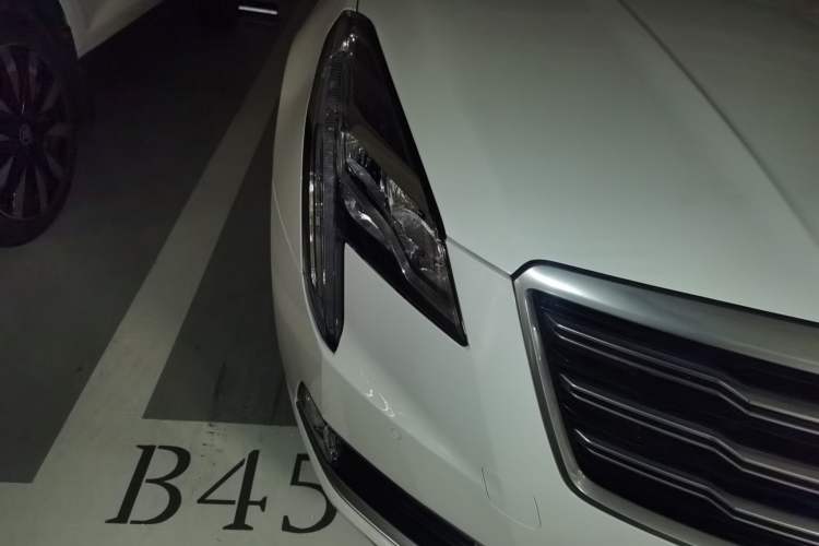 Used Cadillac XTS 2018 28T Elite Edition Right Front Headlight