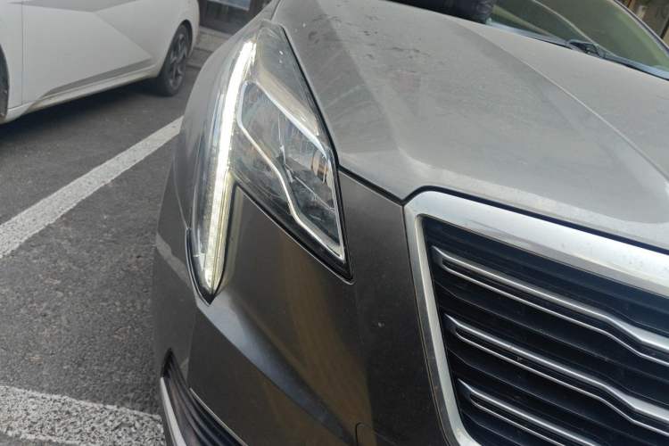 Used Cadillac XTS 2018 28T Tech Edition Right Front Headlight