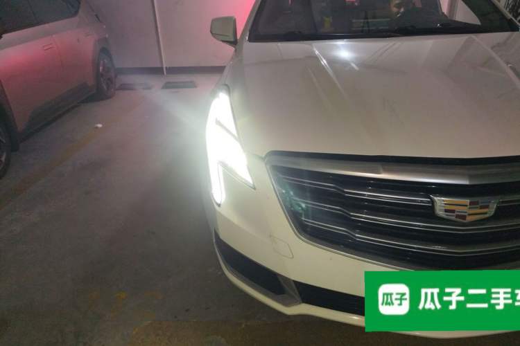 Used Cadillac XTS 2018 28T Tech Edition Right Front Headlight