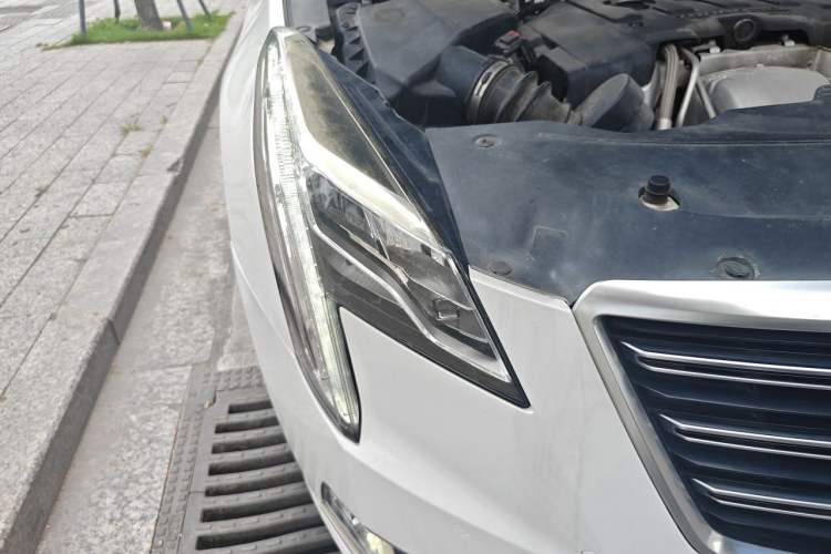 Used Cadillac XTS 2018 28T Elite Edition Right Front Headlight