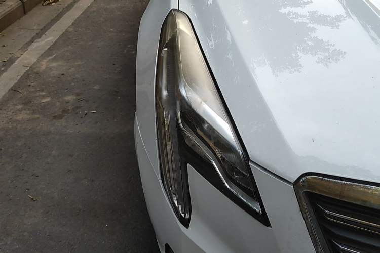Used Cadillac XTS 2018 28T Tech Edition Right Front Headlight