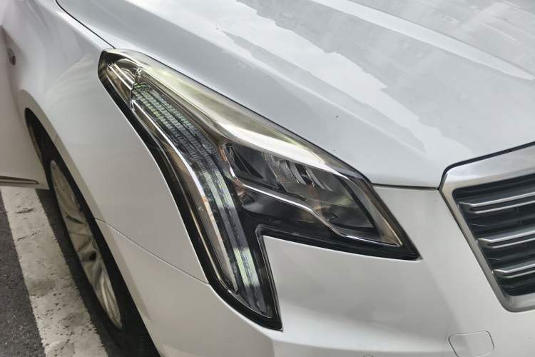 Used Cadillac XTS 2018 28T Elite Edition Right Front Headlight