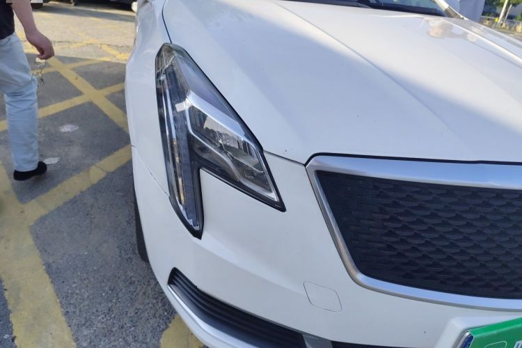 Used Cadillac XTS 2018 28T Tech Edition Right Front Headlight