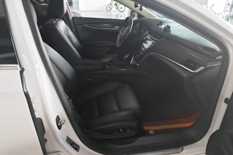 Used Cadillac XTS 2018 28T Elite Edition Right Front Seat
