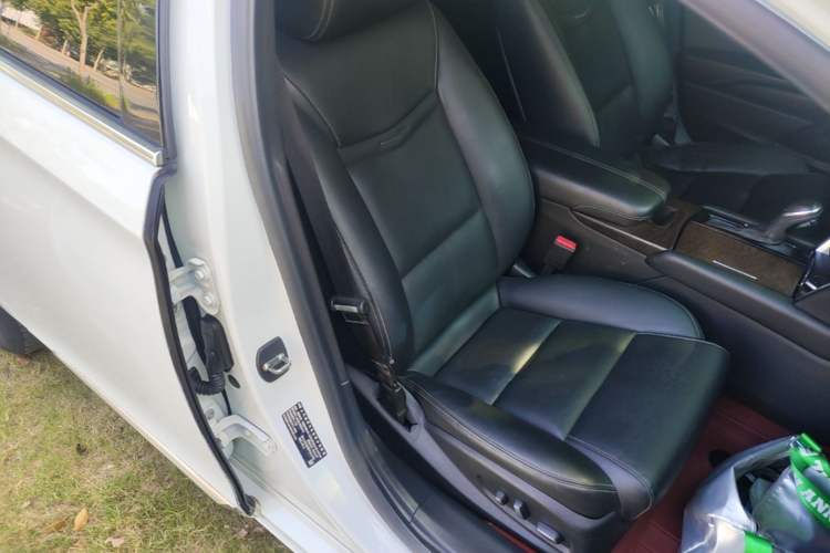 Used Cadillac XTS 2018 28T Elite Edition Right Front Seat