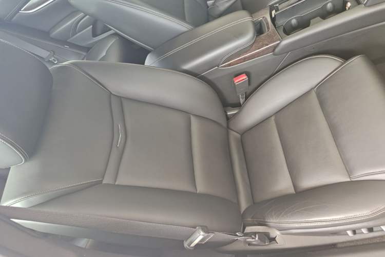 Used Cadillac XTS 2018 28T Elite Edition Right Front Seat