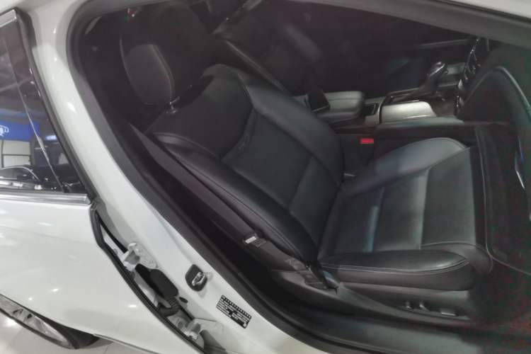 Used Cadillac XTS 2018 28T Elite Edition Right Front Seat