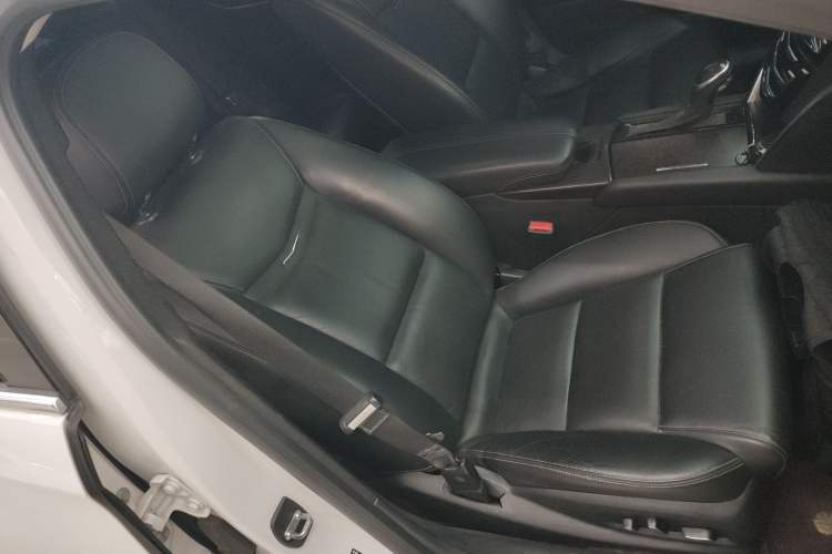 Used Cadillac XTS 2018 28T Elite Edition Right Front Seat