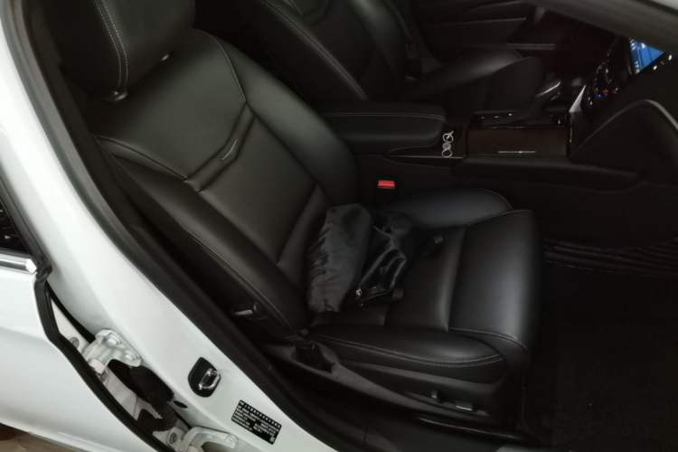 Used Cadillac XTS 2018 28T Tech Edition Right Front Seat