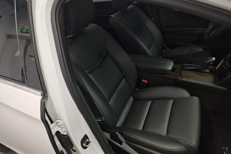 Used Cadillac XTS 2018 28T Tech Edition Right Front Seat