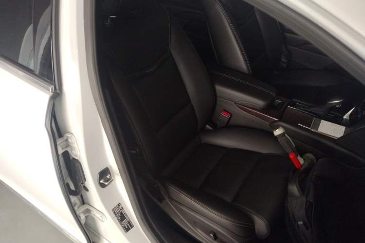 Used Cadillac XTS 2018 28T Tech Edition Right Front Seat