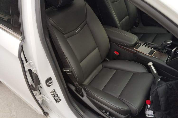 Used Cadillac XTS 2018 28T Luxury Edition Right Front Seat