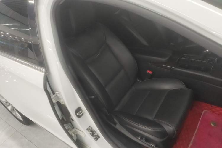 Used Cadillac XTS 2018 28T Elite Edition Right Front Seat
