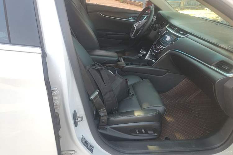 Used Cadillac XTS 2018 28T Elite Edition Right Front Seat