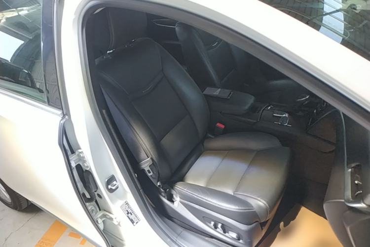 Used Cadillac XTS 2018 28T Elite Edition Right Front Seat