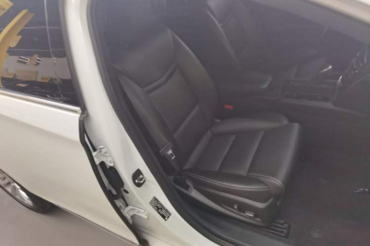 Used Cadillac XTS 2018 28T Tech Edition Right Front Seat