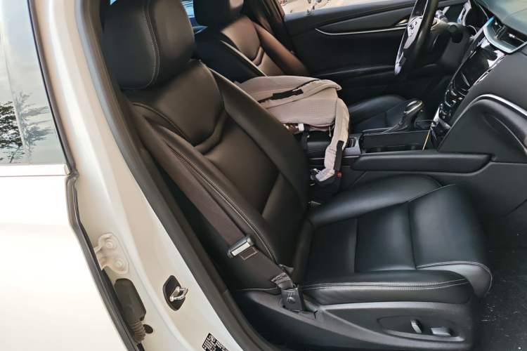 Used Cadillac XTS 2018 28T Tech Edition Right Front Seat