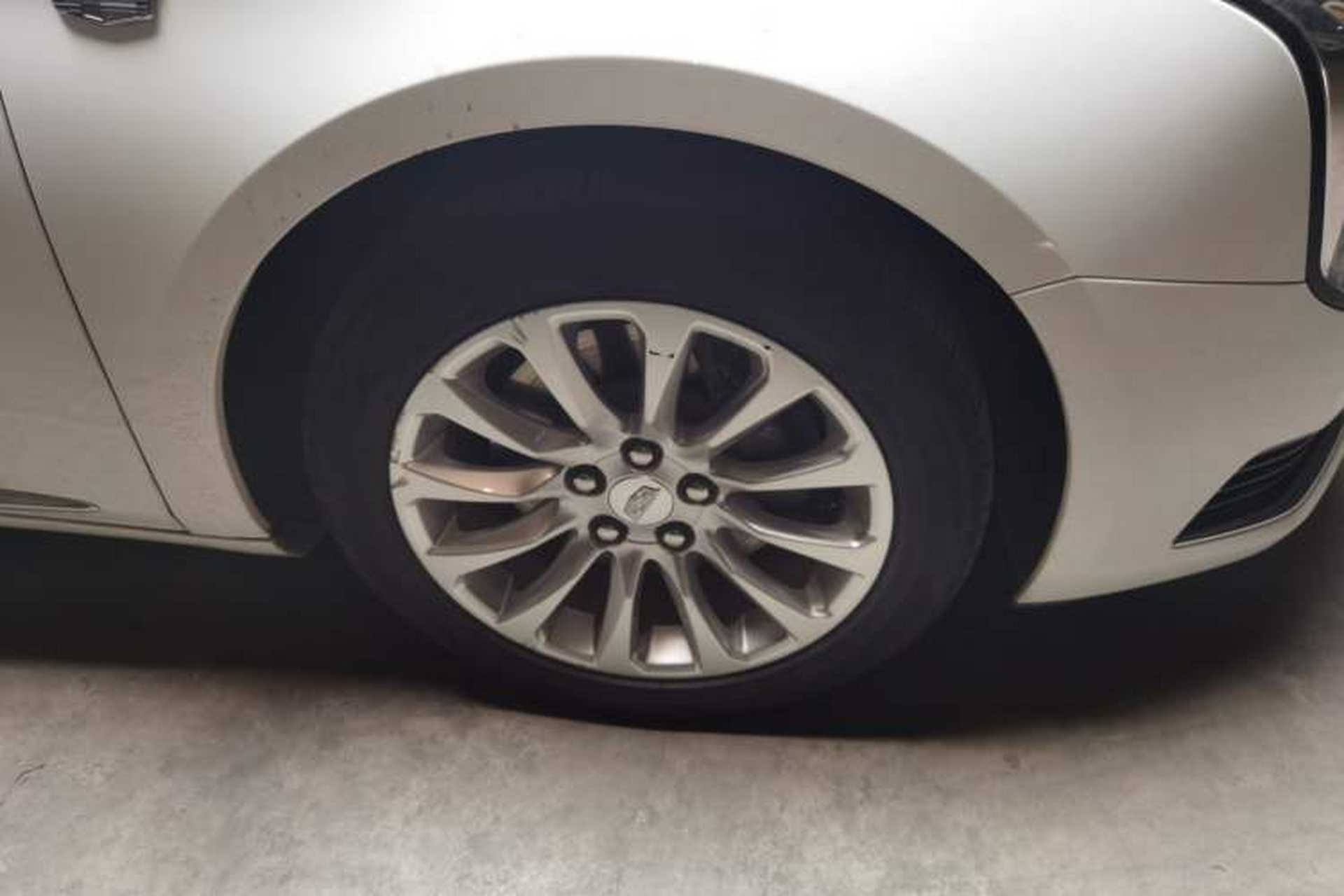 Used Cadillac XTS 2018 28T Tech Edition Right Front Wheel Hub