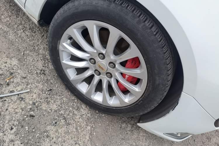 Used Cadillac XTS 2018 28T Tech Edition Right Front Wheel Hub