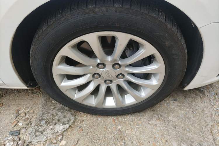 Used Cadillac XTS 2018 28T Tech Edition Right Front Wheel Hub