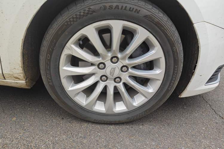 Used Cadillac XTS 2018 28T Tech Edition Right Front Wheel Hub