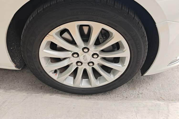 Used Cadillac XTS 2018 28T Elite Edition Right Front Wheel Hub