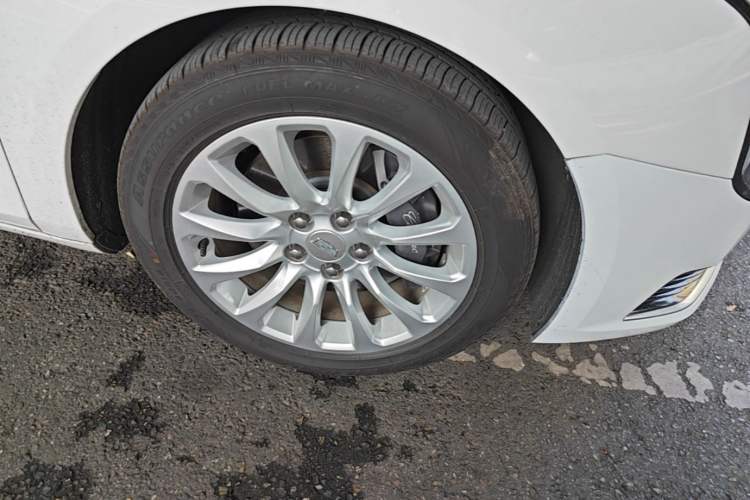 Used Cadillac XTS 2018 28T Tech Edition Right Front Wheel Hub
