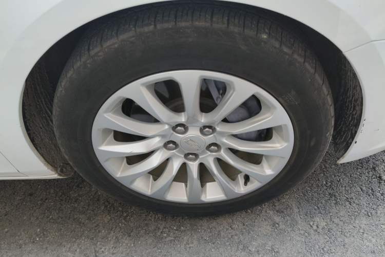 Used Cadillac XTS 2018 28T Tech Edition Right Front Wheel Hub