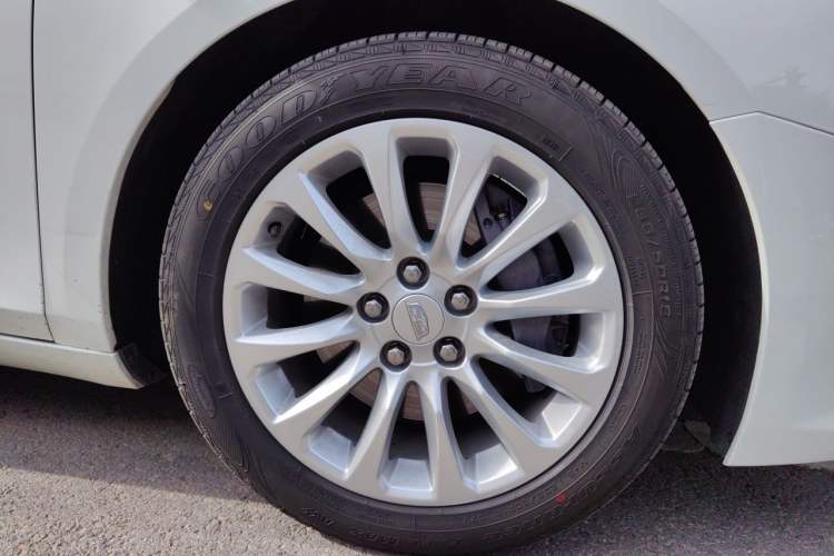 Used Cadillac XTS 2018 28T Tech Edition Right Front Wheel Hub