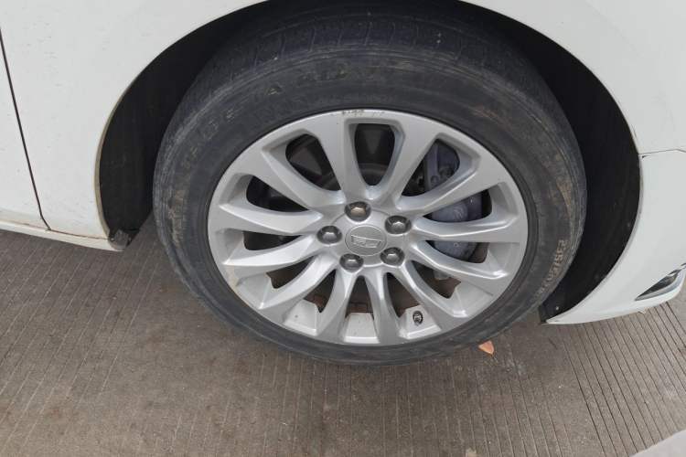 Used Cadillac XTS 2018 28T Tech Edition Right Front Wheel Hub