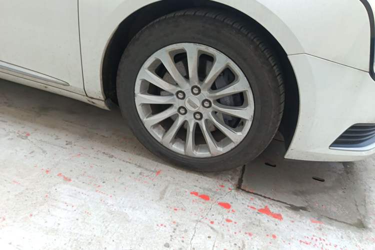 Used Cadillac XTS 2018 28T Tech Edition Right Front Wheel Hub