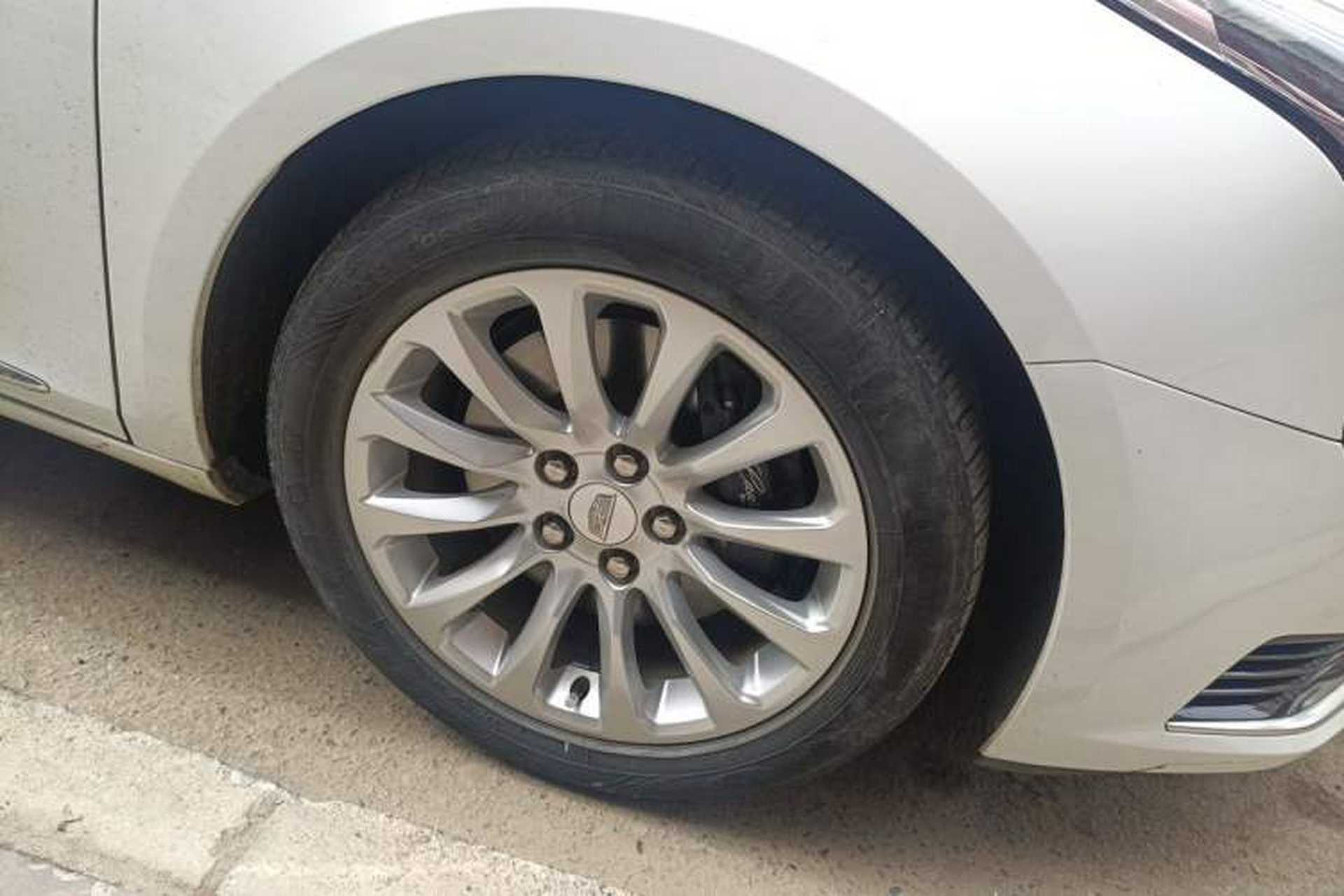 Used Cadillac XTS 2018 28T Tech Edition Right Front Wheel Hub