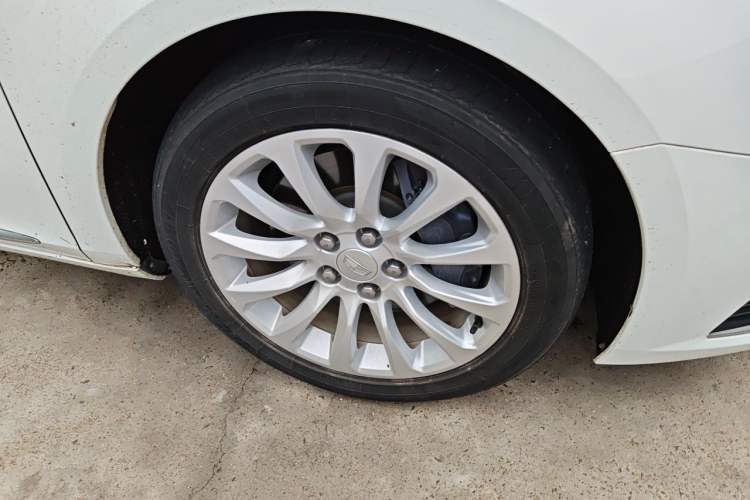 Used Cadillac XTS 2018 28T Tech Edition Right Front Wheel Hub
