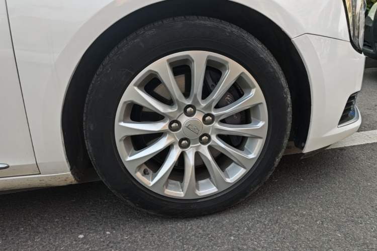 Used Cadillac XTS 2018 28T Tech Edition Right Front Wheel Hub