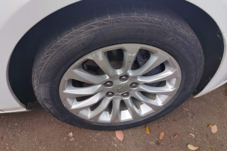 Used Cadillac XTS 2018 28T Tech Edition Right Front Wheel Hub