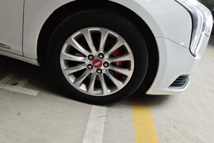 Used Cadillac XTS 2018 28T Tech Edition Right Front Wheel Hub