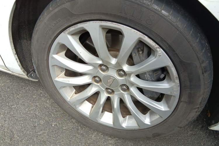 Used Cadillac XTS 2018 28T Tech Edition Right Front Wheel Hub