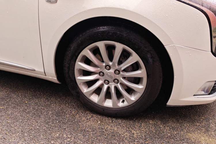 Used Cadillac XTS 2018 28T Elite Edition Right Front Wheel Hub